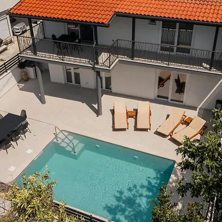 Luce Villa *